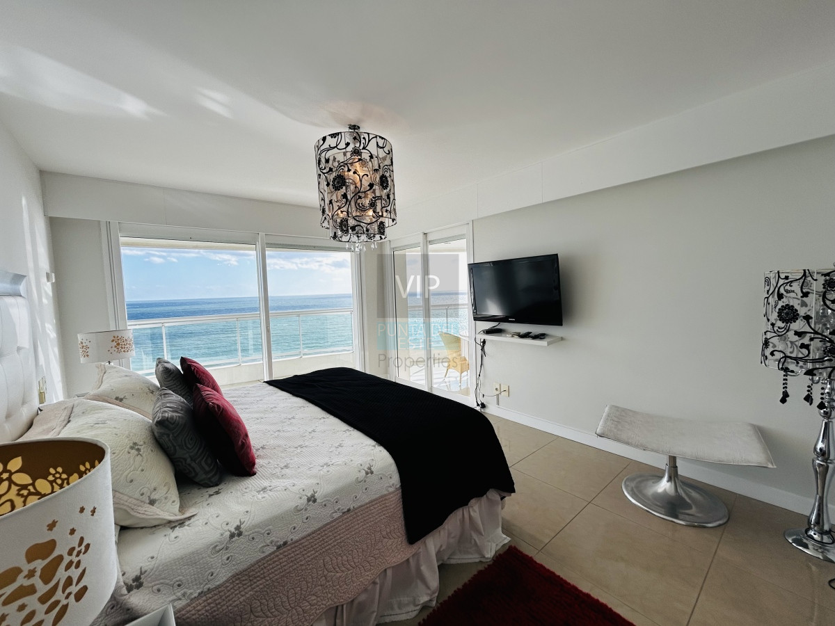 Apartamento ID.2275 - Alquiler apartamento 3 dormitorios con vista al mar Playa mansa - Punta del Este