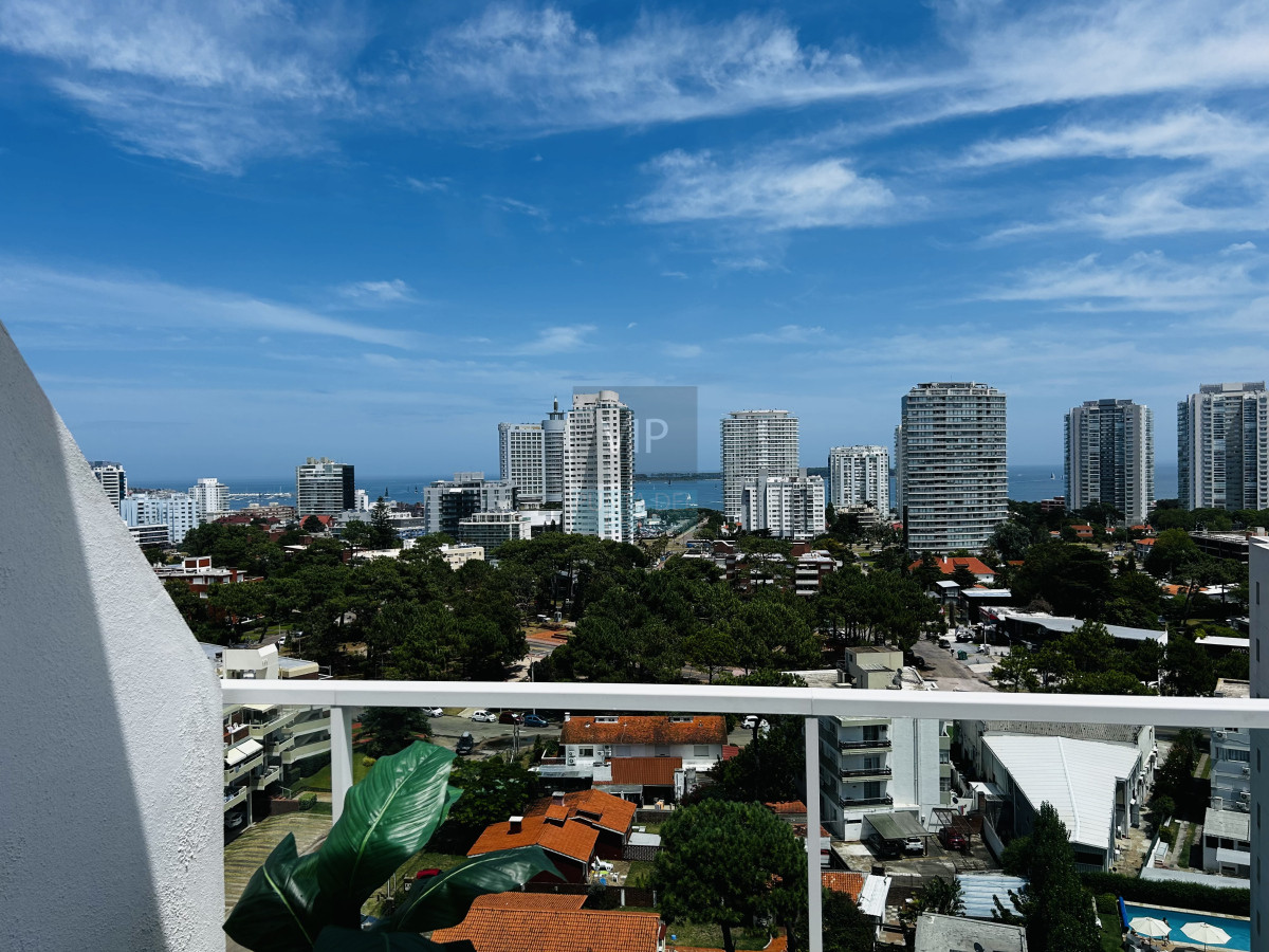 Apartamento ID.2383 - Venta de Penthouse de 3 dormitorios en Aidy grill - Punta del Este