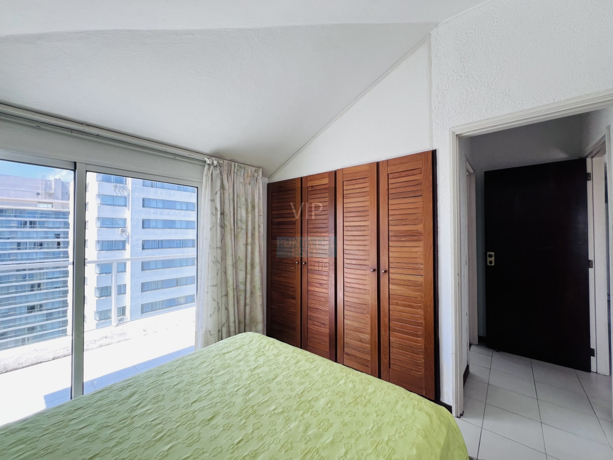 Apartamento ID.1002 - Penthouse en venta en Punta del Este con vista 