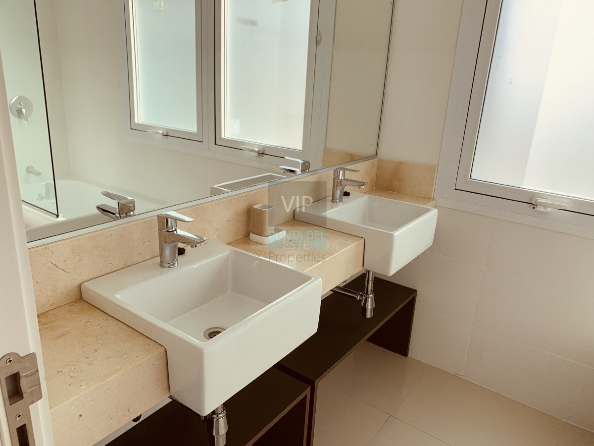 Apartamento ID.505 -  Penthouse de 3 dormitorios en playa mansa