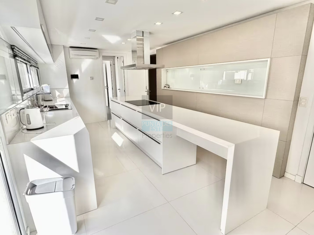 Apartamento ID.2752 - Apartamento 3 Dormitorios Puerto Punta del Este Vista al Mar - Piscina Privada