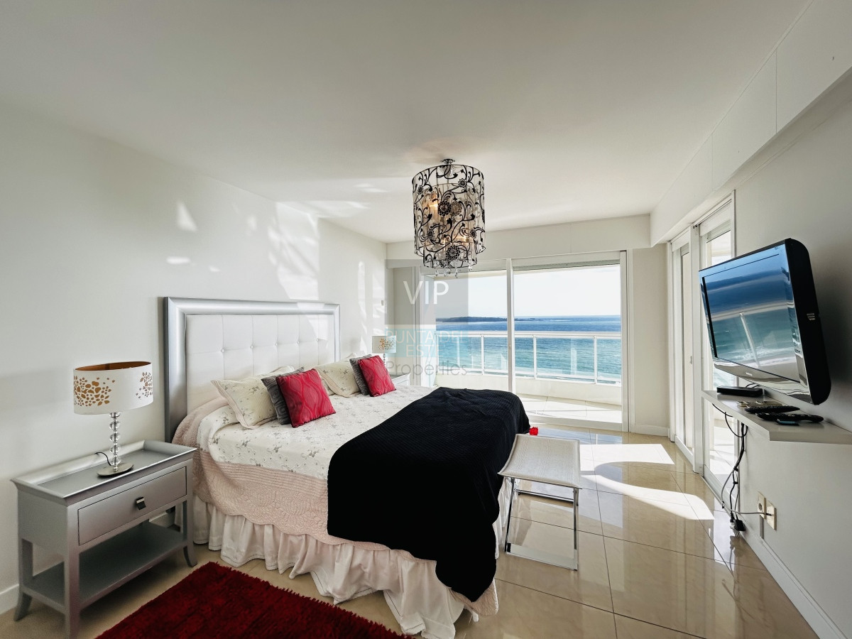 Apartamento ID.2275 - Alquiler apartamento 3 dormitorios con vista al mar Playa mansa - Punta del Este