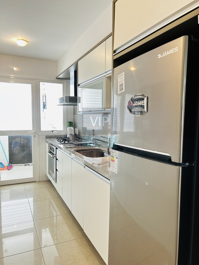 Apartamento ID.2275 - Alquiler apartamento 3 dormitorios con vista al mar Playa mansa - Punta del Este