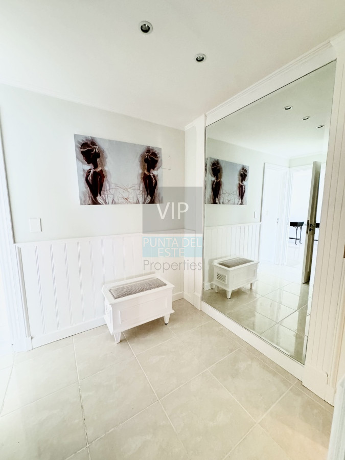 Apartamento ID.2211 - Venta apartamento 3 dormitorios vista al mar Playa Mansa - Punta del Este