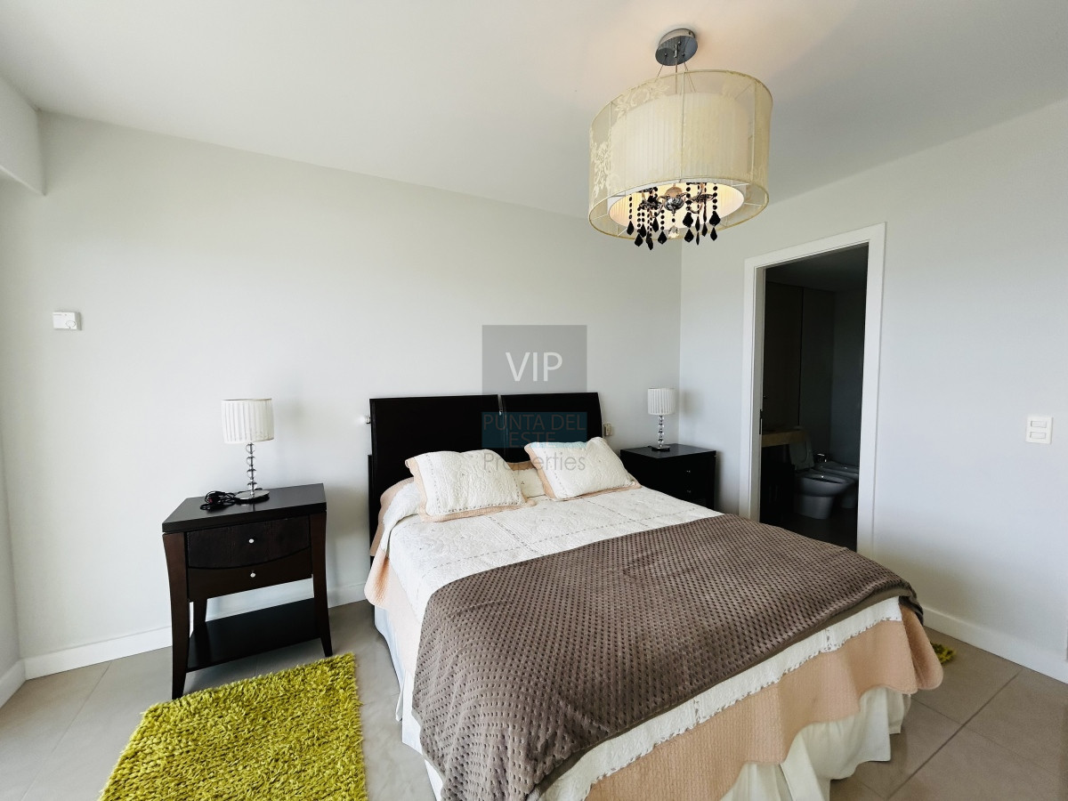 Apartamento ID.2275 - Alquiler apartamento 3 dormitorios con vista al mar Playa mansa - Punta del Este