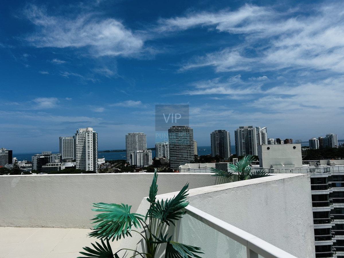 Apartamento ID.2383 - Venta de Penthouse de 3 dormitorios en Aidy grill - Punta del Este