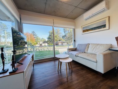 Apartamento 2 dormitorios moderno en Playa Mansa - Punta del Este