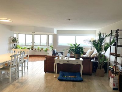 Venta apartamento de 3 dormitorios con vista al mar en Punta del Este
