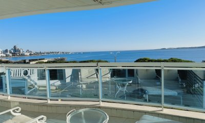 Venta apartamento 3 dormitorios vista al mar Playa Mansa - Punta del Este