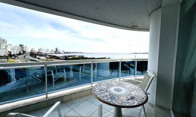 Apartamento 3 dormitorios Con vista al mar Playa Mansa - Punta del Este
