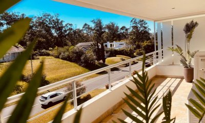 Venta apartamento de 2 dormitorios con barbacoa propia playa brava