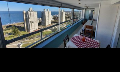 En Venta apartamento en Playa Mansa