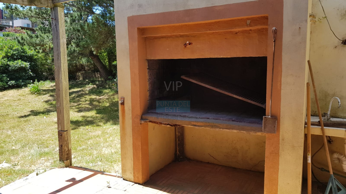 Casa ID.884 - Alquilo hermosa casa de 3 dormitorios frente al mar en Montoya