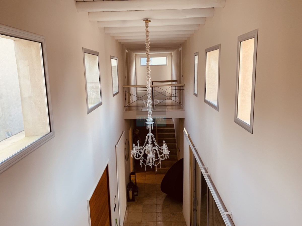 Casa ID.469 - Vendo excepcional casa ubicada dentro de Laguna Blanca