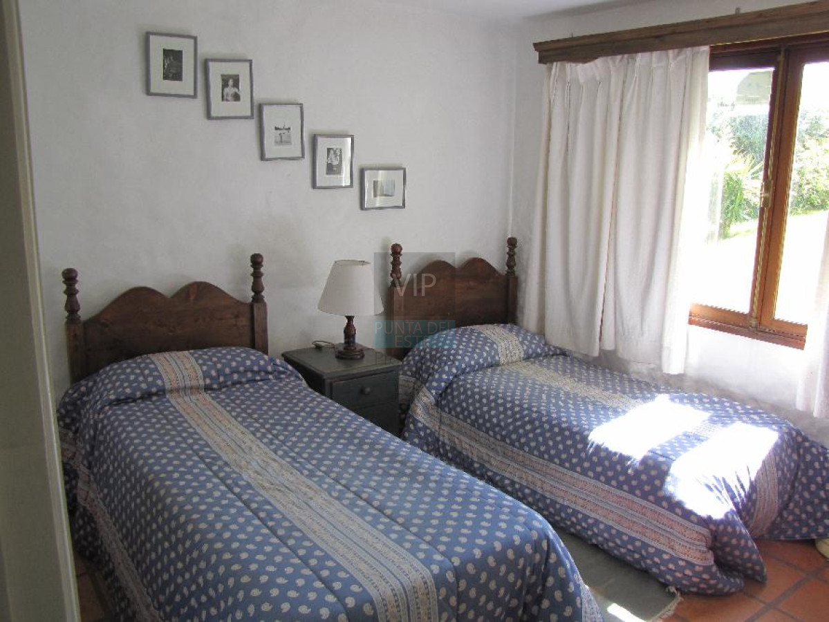 Casa ID.884 - Alquilo hermosa casa de 3 dormitorios frente al mar en Montoya