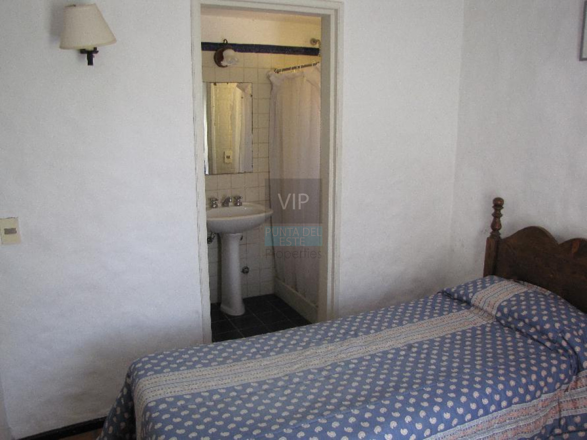 Casa ID.884 - Alquilo hermosa casa de 3 dormitorios frente al mar en Montoya