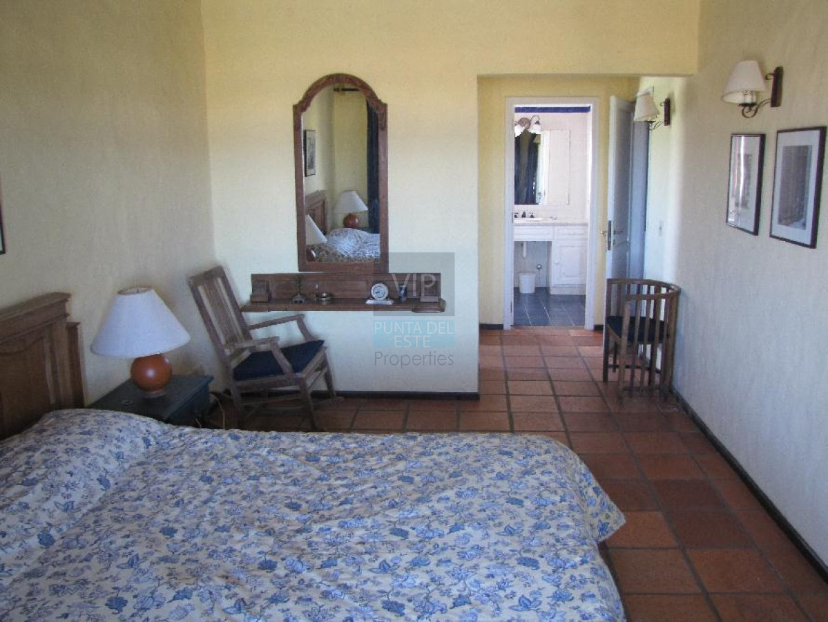 Casa ID.884 - Alquilo hermosa casa de 3 dormitorios frente al mar en Montoya