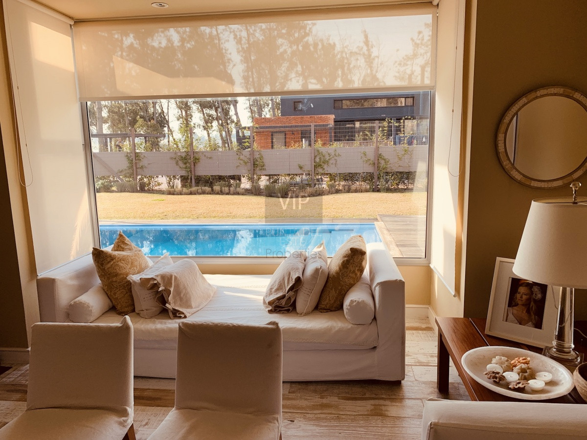 Casa ID.469 - Vendo excepcional casa ubicada dentro de Laguna Blanca