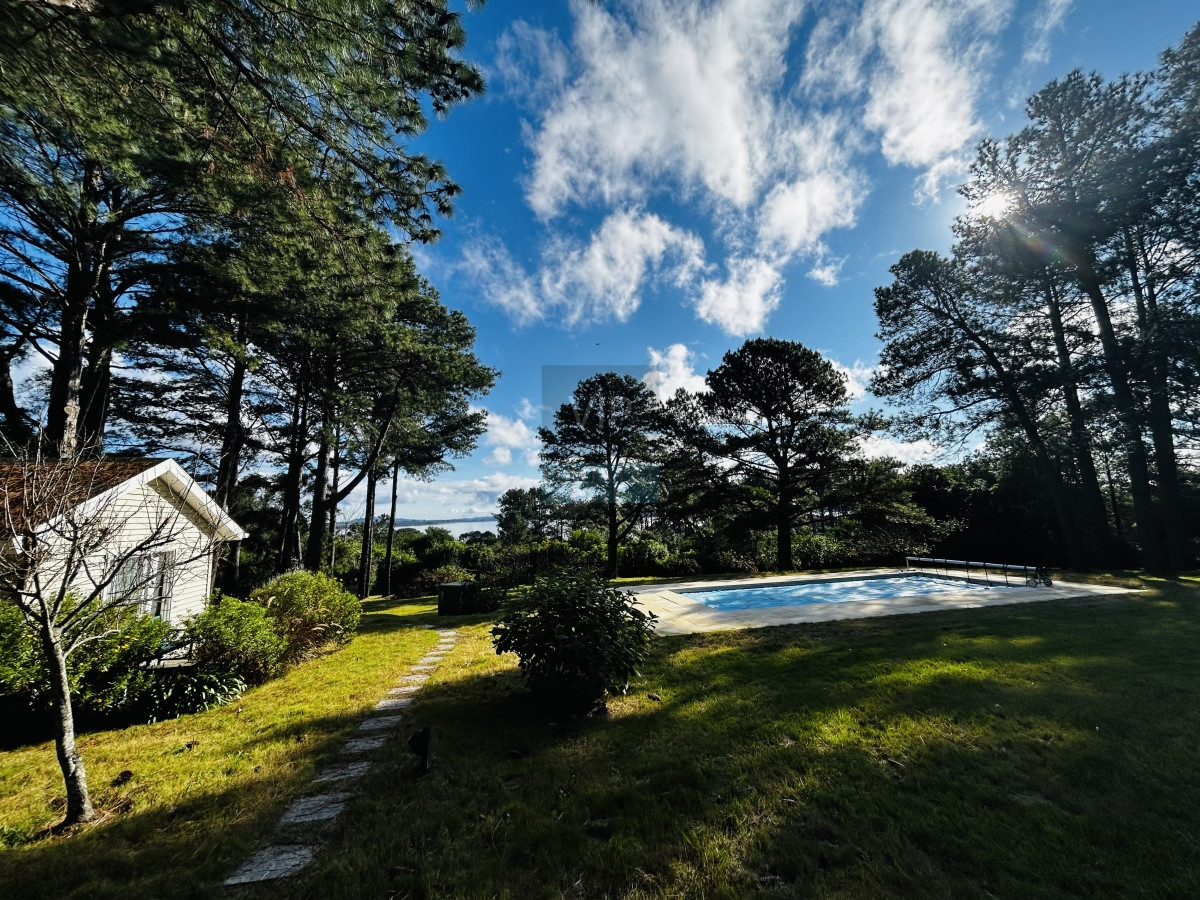 Casa ID.2153 - Casa Venta 3 dormitorios Las cumbres - Punta Ballena