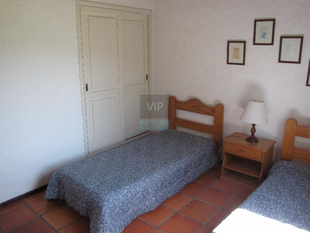 Casa ID.884 - Alquilo hermosa casa de 3 dormitorios frente al mar en Montoya