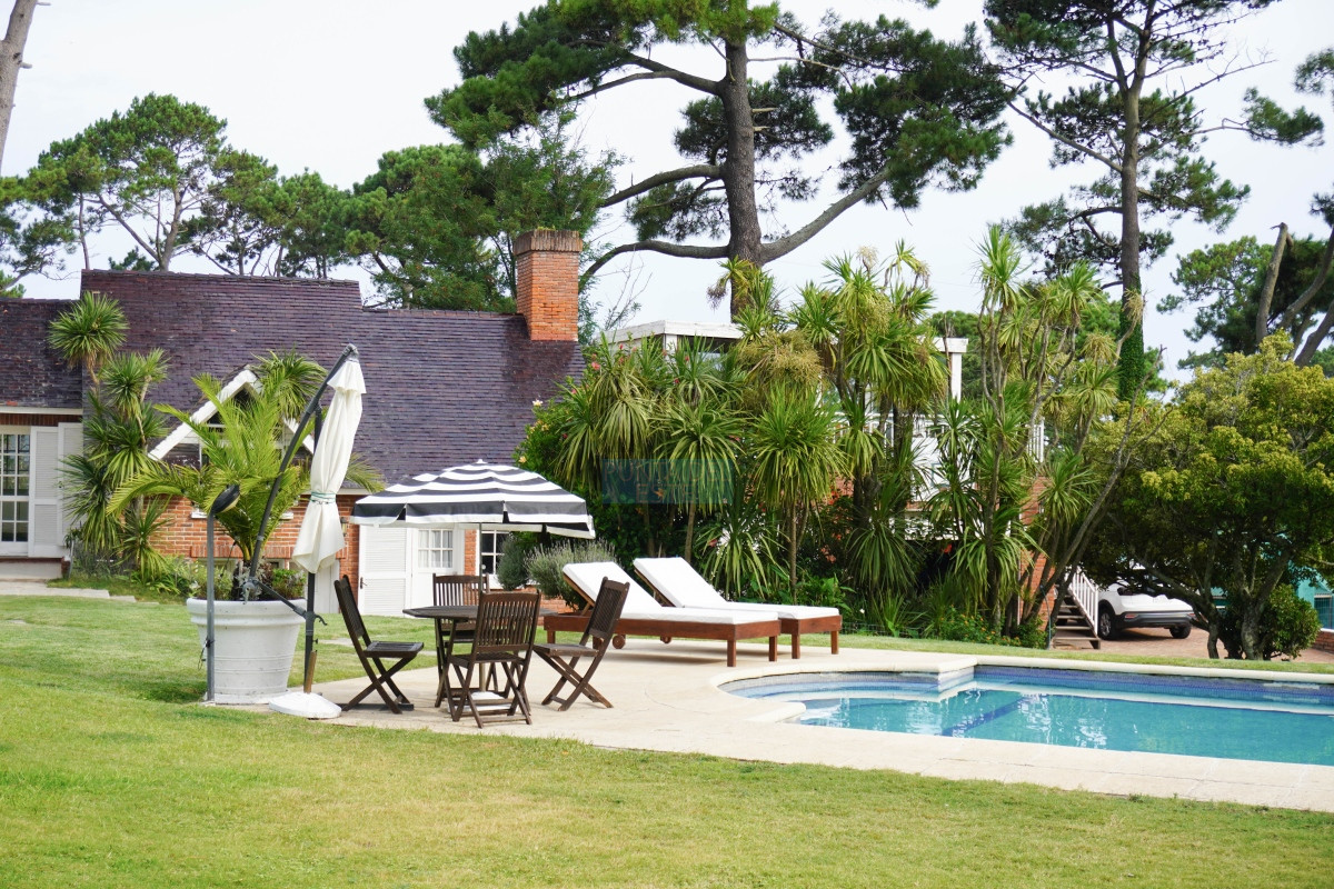 Casa ID.1986 - Venta casa de 6 dormitorios en Mansa -  Punta del Este