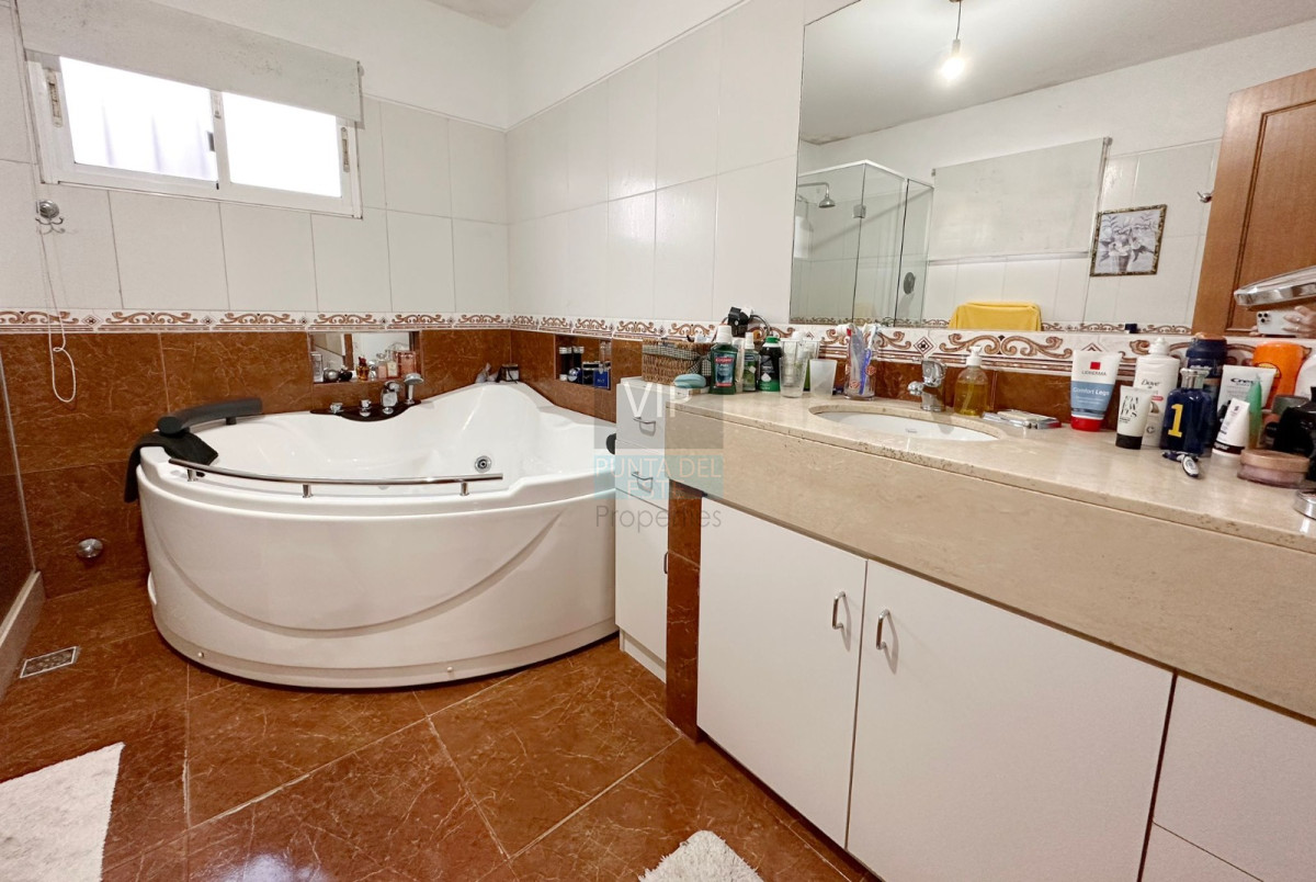 Casa ID.2419 - Casa 4 dormitorios en Playa Mansa