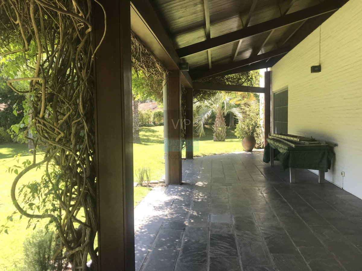 Casa ID.275 - Venta de casa de 4 suites en el Golf Punta del Este