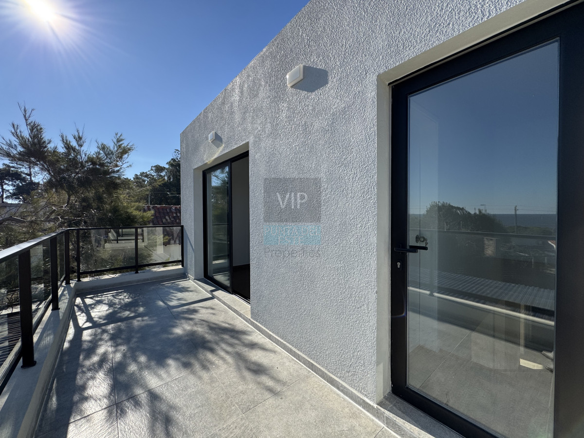 Casa ID.2652 - Venta Casa 3 dormitorios Con Piscina Punta Colorada - Piriapolis
