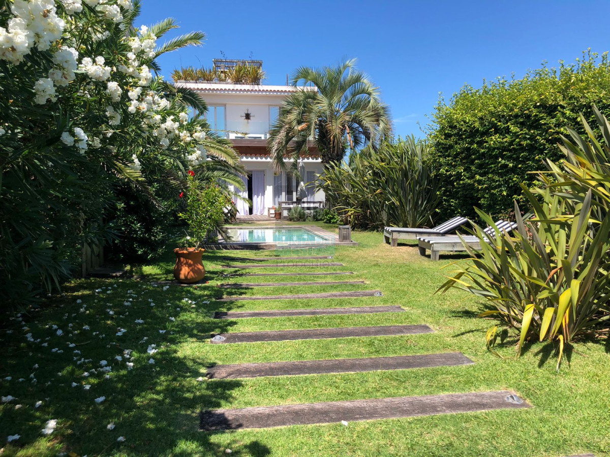 Casa ID.852 - Venta casa 3 dormitorios en La Barra