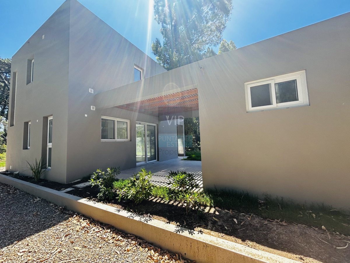 Burnett - GoPunta - Portal Inmobiliario de Punta del Este - Maldonado