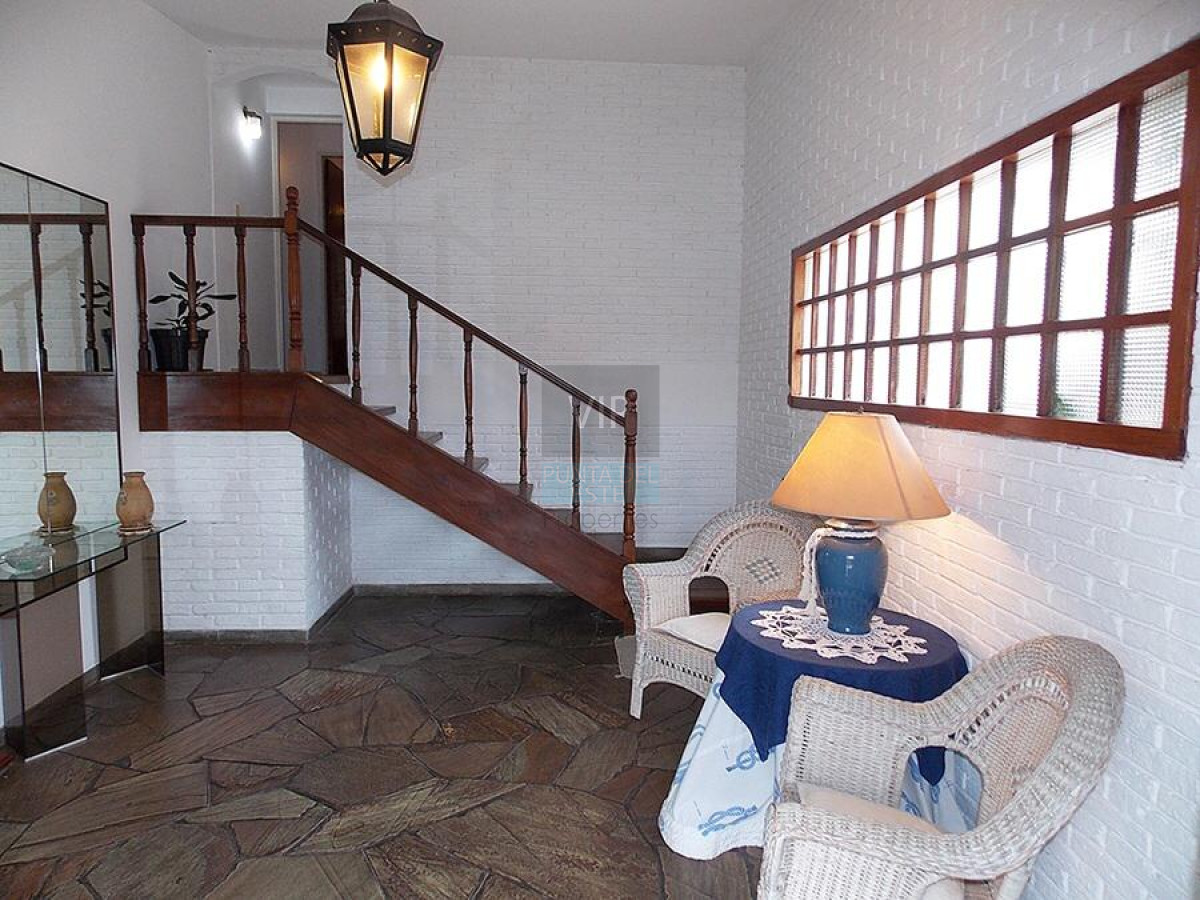Casa ID.1960 - Venta casa de 4 dormitorios en Playa Mansa Punta del Este