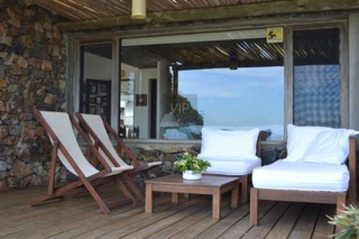 Casa ID.593 - Venta casa 4 dormitorios Punta Piedras