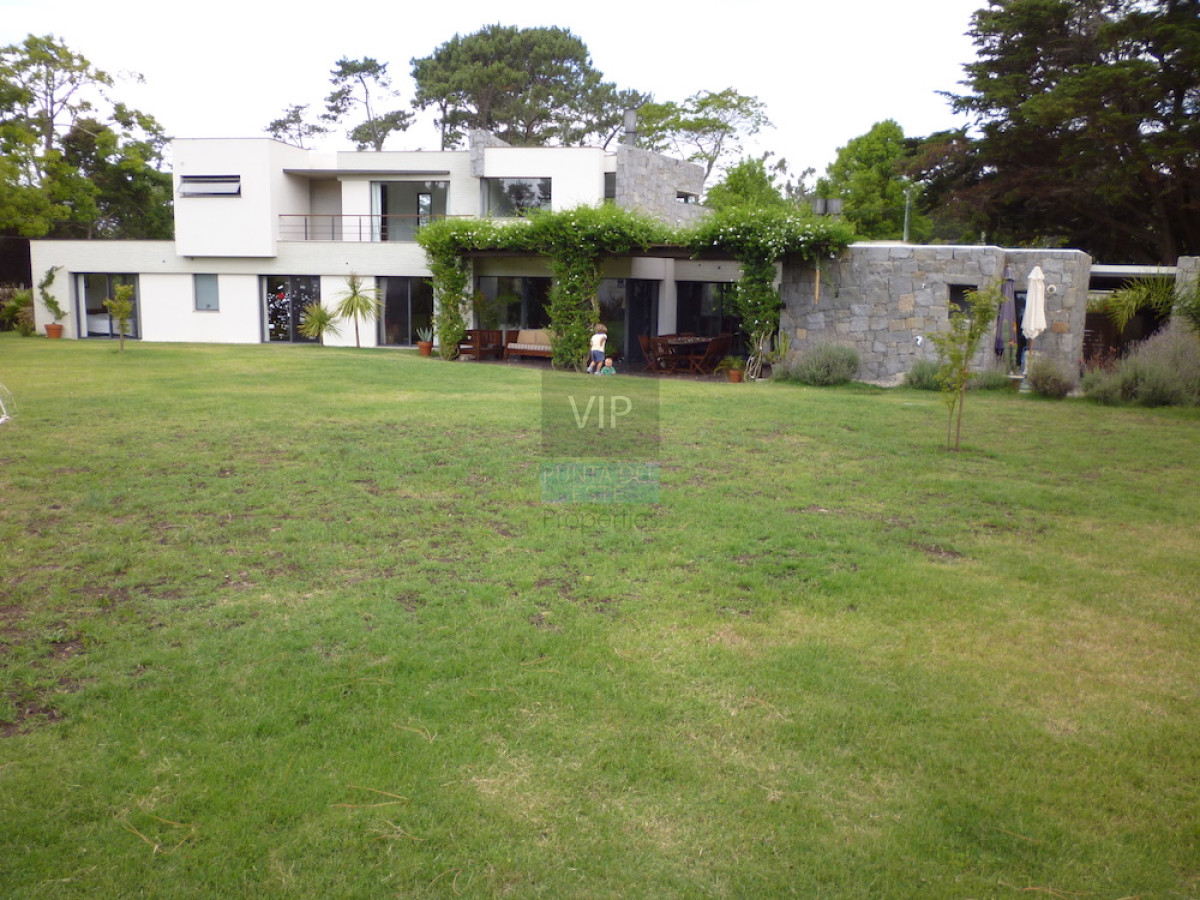 Casa ID.1859 - Venta casa 4 dormitorios Punta del Este