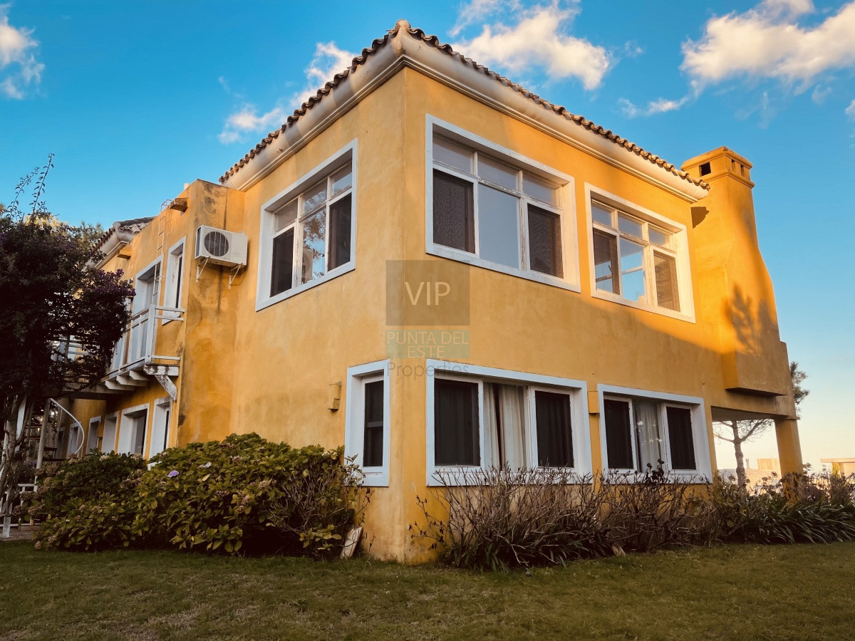 Casa ID.185 - Venta casa de 4 dormitorios en Manantiales