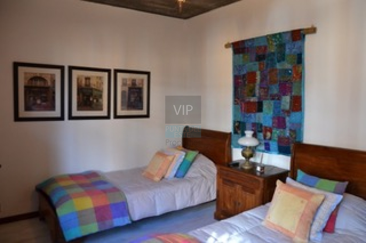 Casa ID.593 - Venta casa 4 dormitorios Punta Piedras