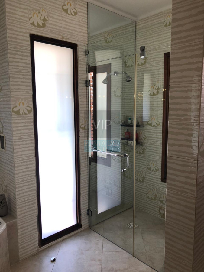 Casa ID.9 - Venta casa de 5 dormitorios en Lugano Punta del Este