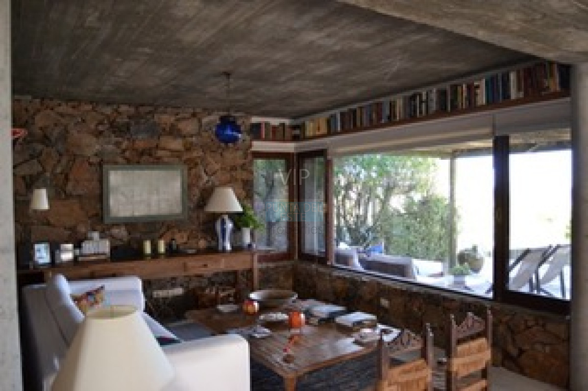 Casa ID.593 - Venta casa 4 dormitorios Punta Piedras