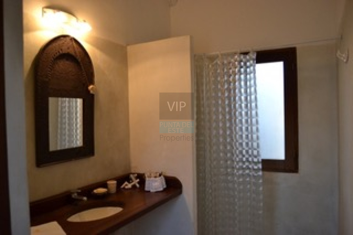 Casa ID.593 - Venta casa 4 dormitorios Punta Piedras