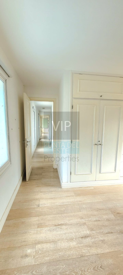 Casa ID.2139 - Venta casa de 4 dormitorios barrio Marly Punta del Este