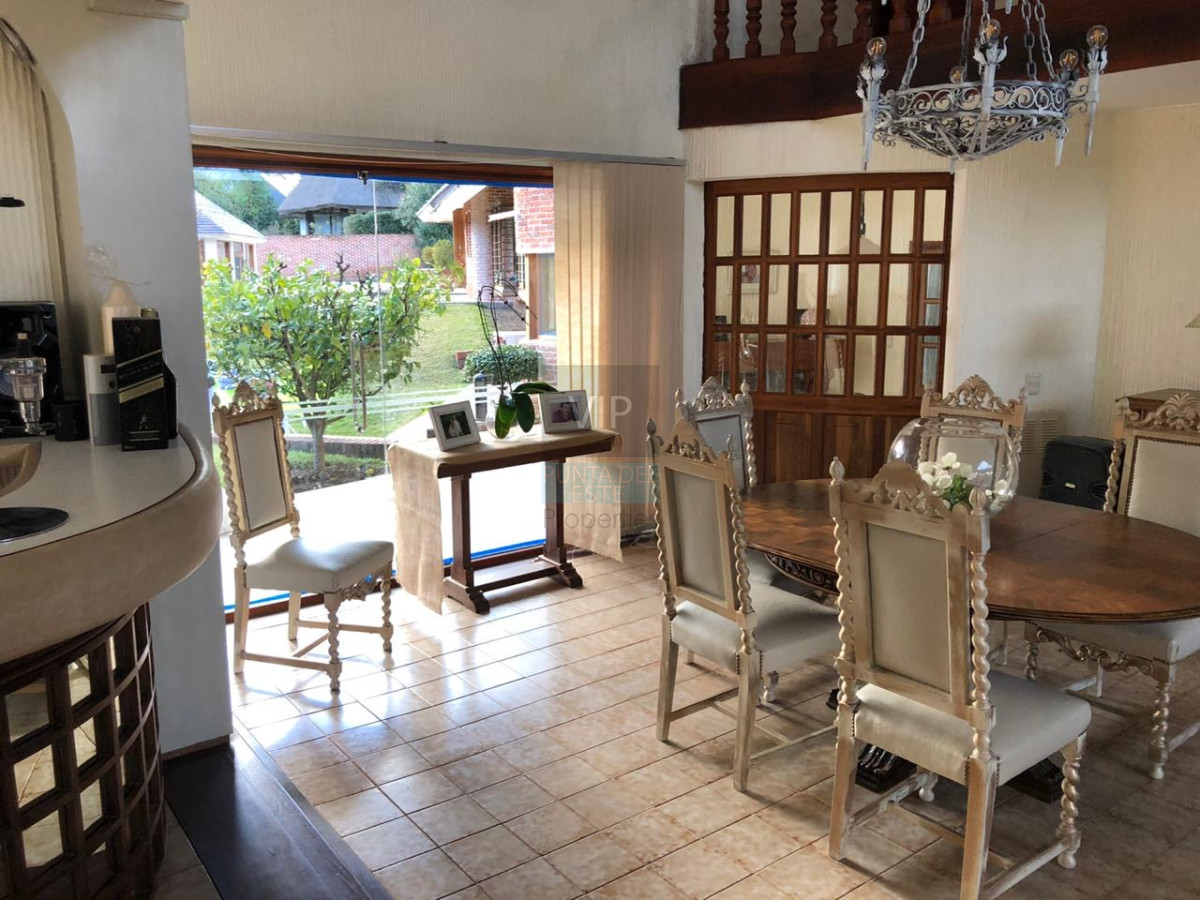 Casa ID.9 - Venta casa de 5 dormitorios en Lugano Punta del Este