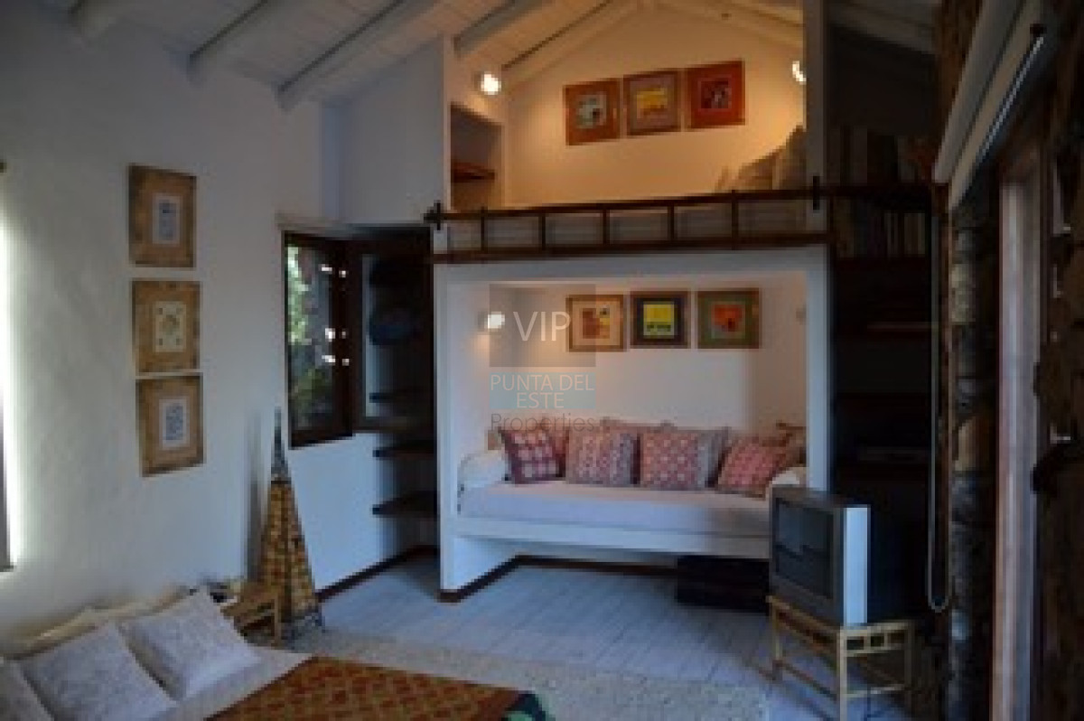 Casa ID.593 - Venta casa 4 dormitorios Punta Piedras