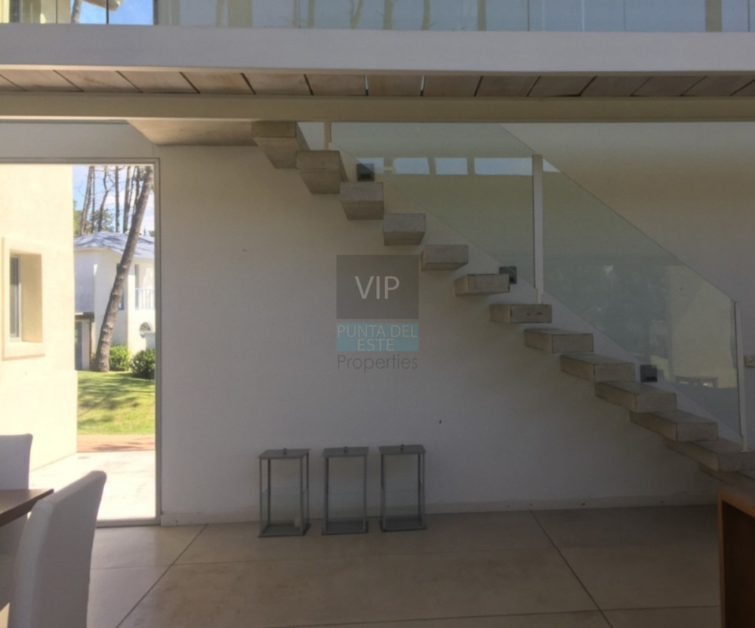 Casa ID.927 - Casa de 4 dormitorios y servicio en Laguna Blanca