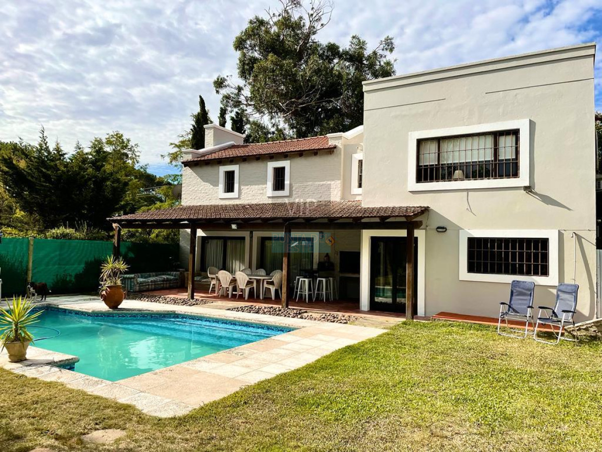 Venta Casa de 4 dormitorios  en Marly