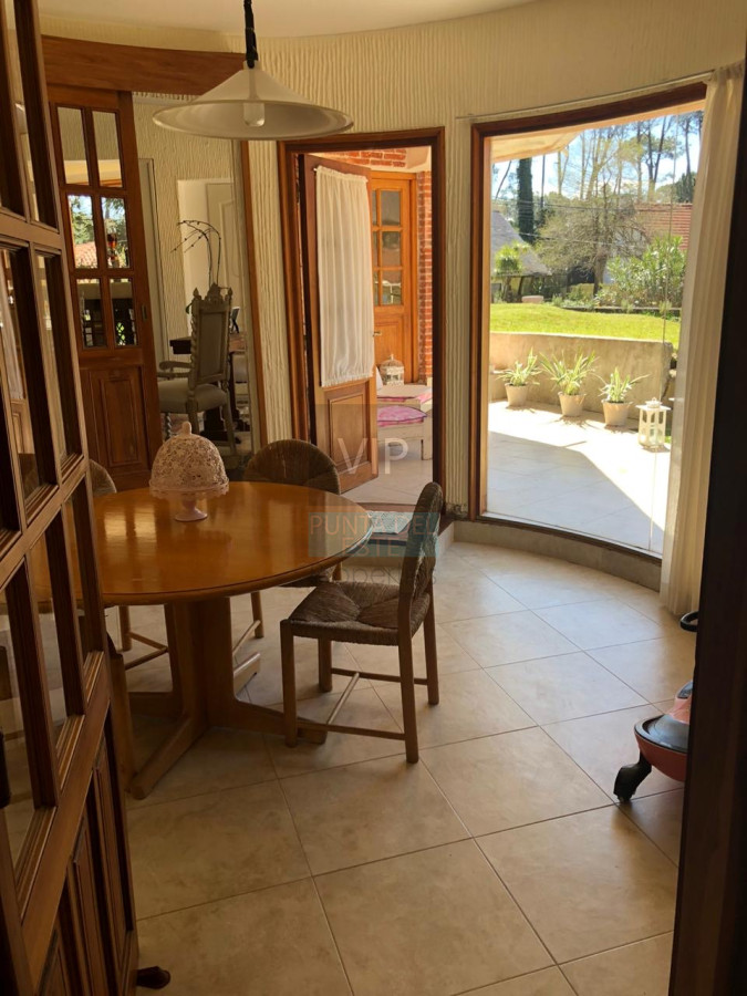 Casa ID.9 - Venta casa de 5 dormitorios en Lugano Punta del Este