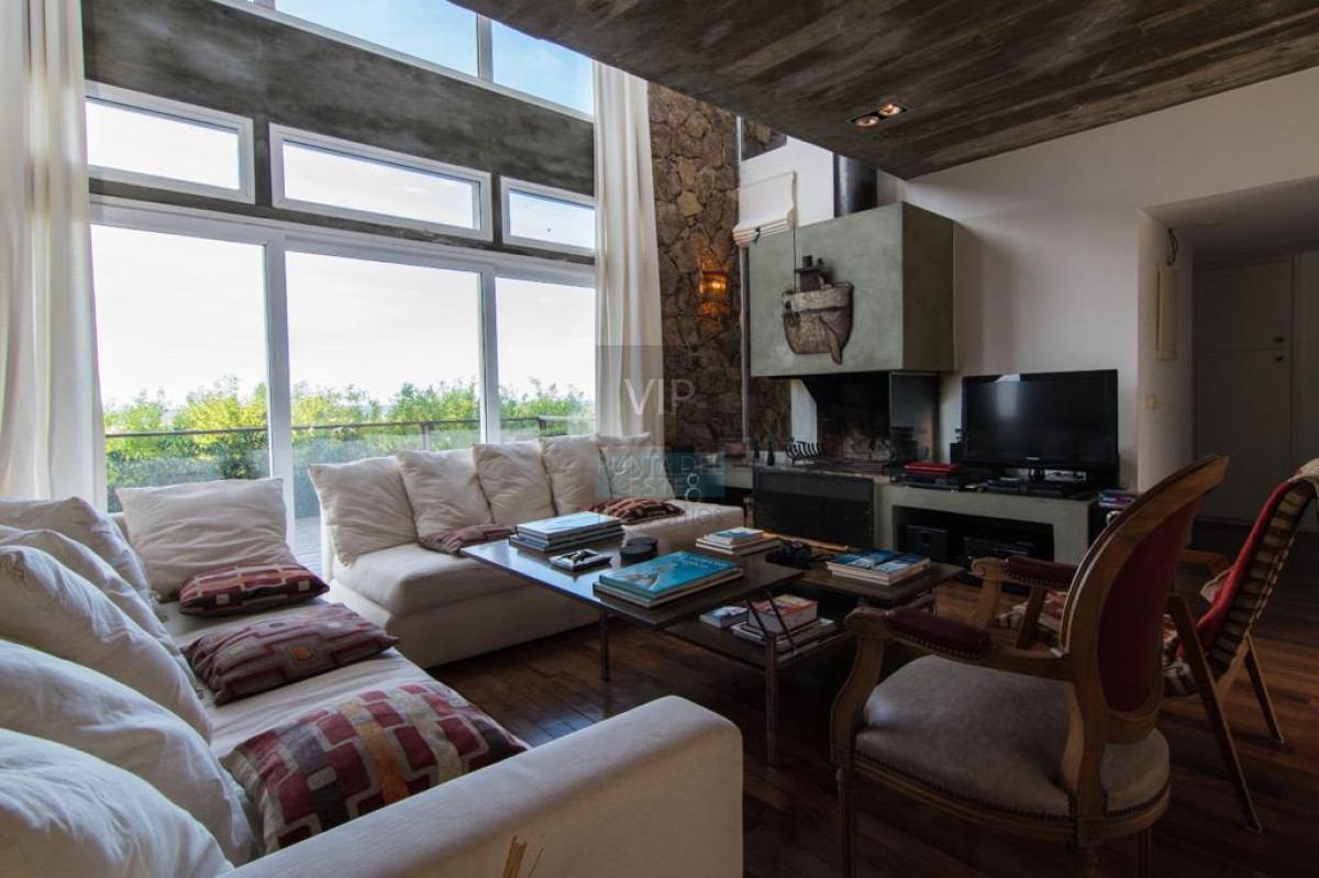 Casa ID.373 - Venta casa de 4 dormitorios frente al mar