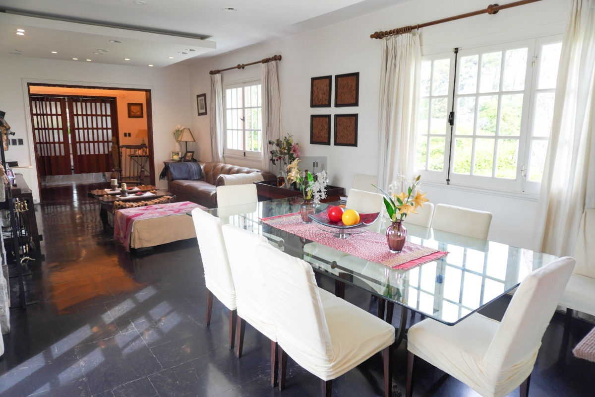 Casa ID.1986 - Venta casa de 6 dormitorios en Mansa -  Punta del Este