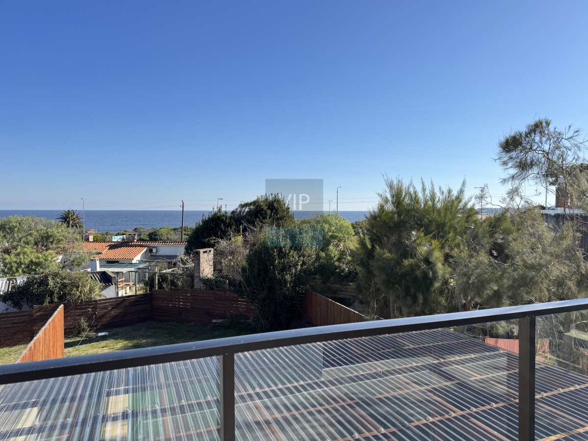 Casa ID.2652 - Venta Casa 3 dormitorios Con Piscina Punta Colorada - Piriapolis