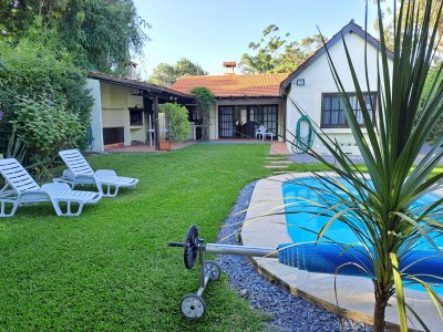 Venta casa 3 dormitorios en Playa Mansa - Punta del Este