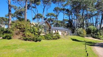 Alquiler casa 3 dormitorios cerca al mar Punta del Este