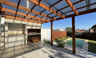 Venta Casa 3 dormitorios Con Piscina Punta Colorada - Piriapolis